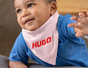 Babero bandana personalizado con un transfer textil impreso en la Impresora DTF InkOne